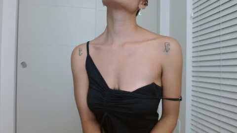 badlibrarian @ myfreecams on 20231216