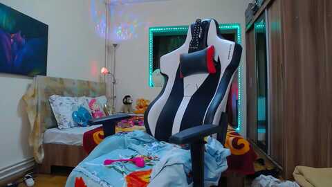 fiama77 @ myfreecams on 20231216