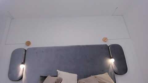 hammber_jones @ myfreecams on 20231216