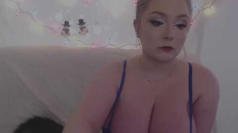 libbyxdoe @ myfreecams on 20231216