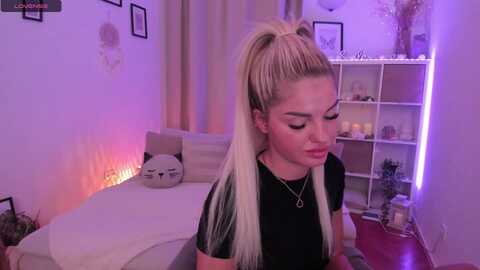 niablondie @ myfreecams on 20231216