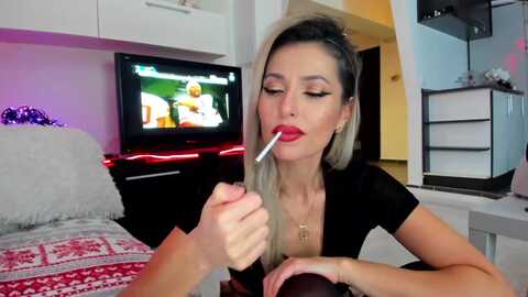 smileytinaa @ myfreecams on 20231216