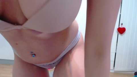 cynthiarae @ myfreecams on 20231217