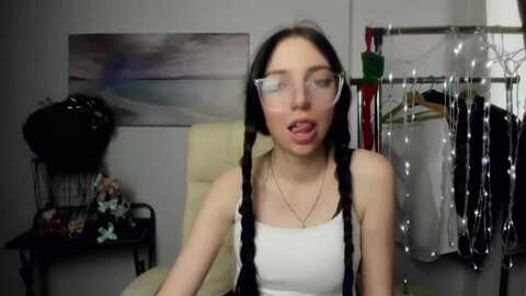ellisanriks @ myfreecams on 20231217