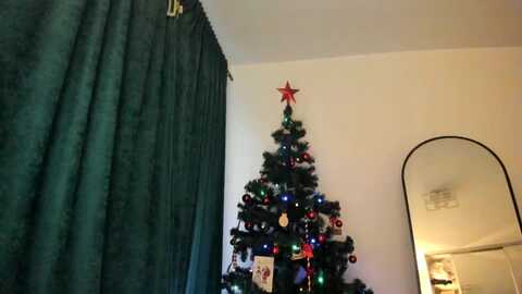 eve___ @ myfreecams on 20231217