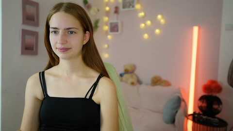 naomi_woods18 @ myfreecams on 20231217