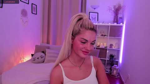 niablondie @ myfreecams on 20231217