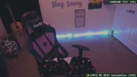 sassysarah94 @ myfreecams on 20231217
