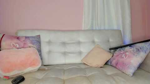 tiny_cora @ myfreecams on 20231217