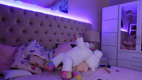 aliciarey @ myfreecams on 20231218