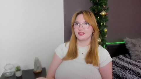 anafoxy @ myfreecams on 20231218