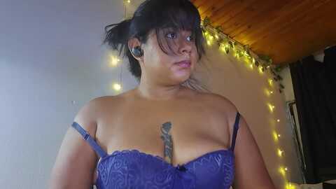 gaby_a @ myfreecams on 20231218