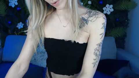 horny_blond @ myfreecams on 20231218