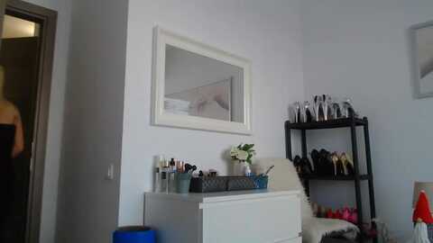 hrystina_ @ myfreecams on 20231218