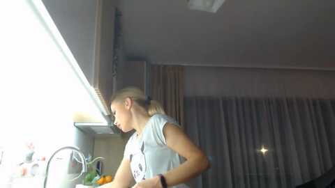 hrystina_ @ myfreecams on 20231218