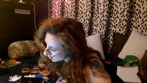 littlemisszee @ myfreecams on 20231218