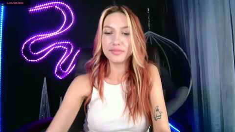 lovelygin @ myfreecams on 20231218