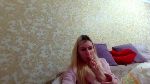 meltingjulia @ myfreecams on 20231218