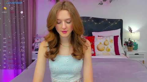 monaelisa @ myfreecams on 20231218