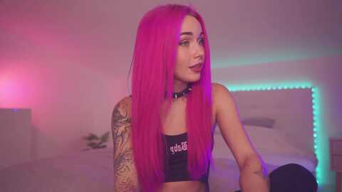 sarah_pink @ myfreecams on 20231218