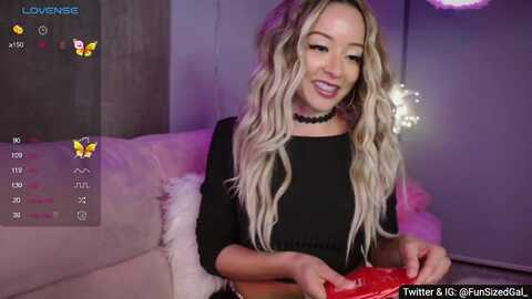 funsizedgal @ myfreecams on 20231219