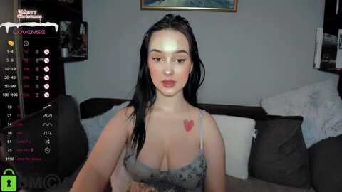 heliia @ myfreecams on 20231219