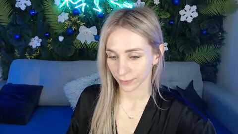 horny_blond @ myfreecams on 20231219