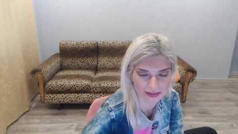 sexybeatriice @ myfreecams on 20231219