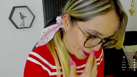 suggar_milff @ myfreecams on 20231219
