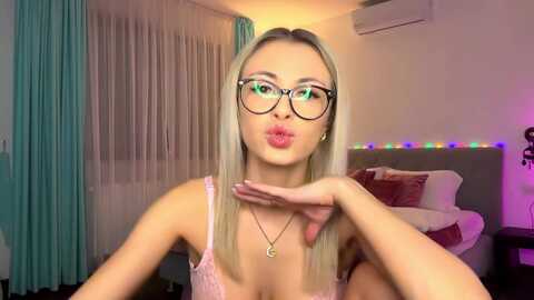 baaybee__ @ myfreecams on 20231220