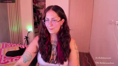 bellahanson @ myfreecams on 20231220