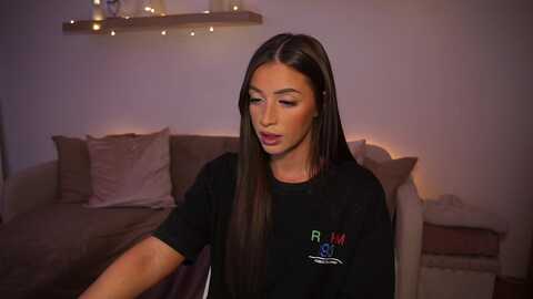 emma_ruby @ myfreecams on 20231220
