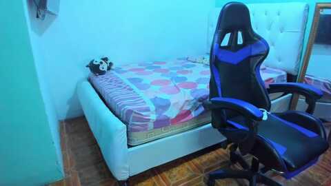 lore_dool @ myfreecams on 20231220