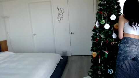 minnie_b00 @ myfreecams on 20231220