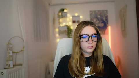 tina_nappi18 @ myfreecams on 20231220