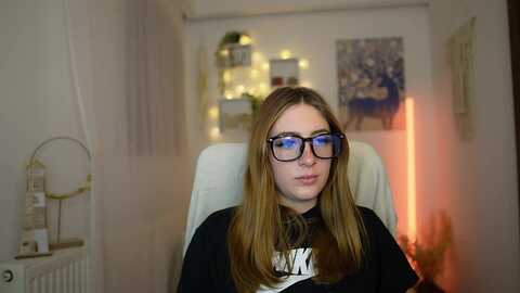 tina_nappi18 @ myfreecams on 20231220