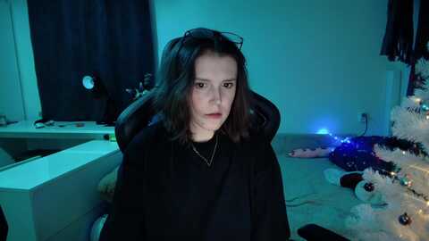 crybabykys @ myfreecams on 20231221