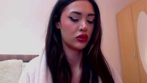 destinyfox1 @ myfreecams on 20231221