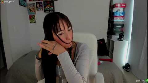 jade7777 @ myfreecams on 20231221