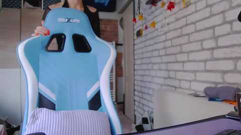 karoline121 @ myfreecams on 20231221