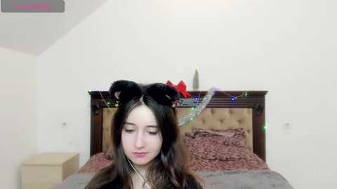 kirasupreme @ myfreecams on 20231221