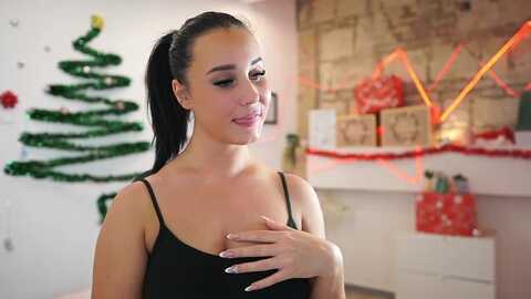 liya__silver_ @ myfreecams on 20231221