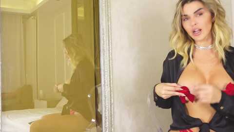 savagemonica @ myfreecams on 20231221