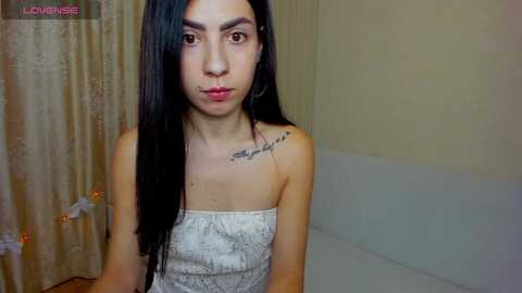sugaranila @ myfreecams on 20231221