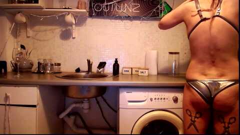 freaky_babes @ myfreecams on 20231222