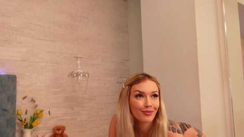 lucyaddison @ myfreecams on 20231222