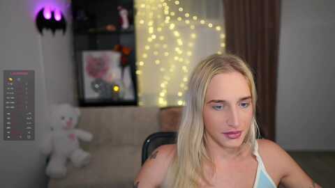 nicoletteshea @ myfreecams on 20231222