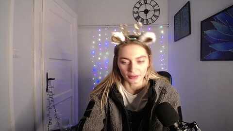 personyouneed @ myfreecams on 20231222