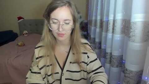 sweetblonde20 @ myfreecams on 20231222