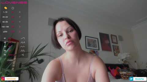 wondertea @ myfreecams on 20231222